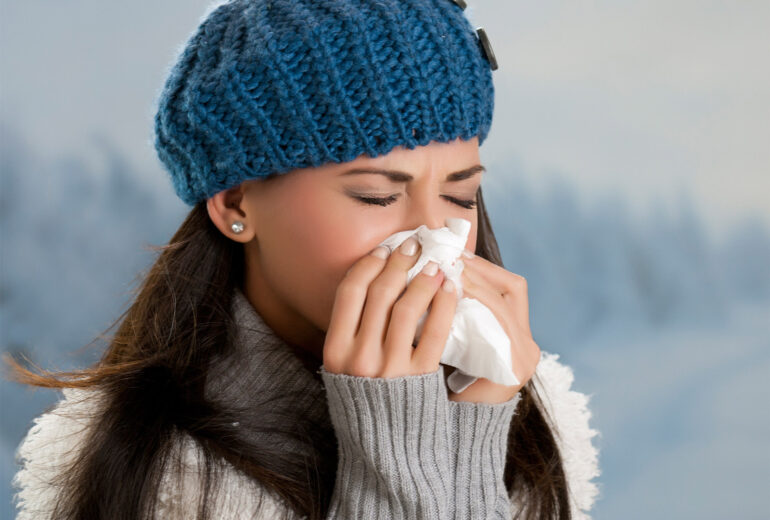 Χειμωνιάτικες ιώσεις: Τέσσερις έξυπνες λύσεις που καταπολεμούν τα συμπτώματα και ανακουφίζουν